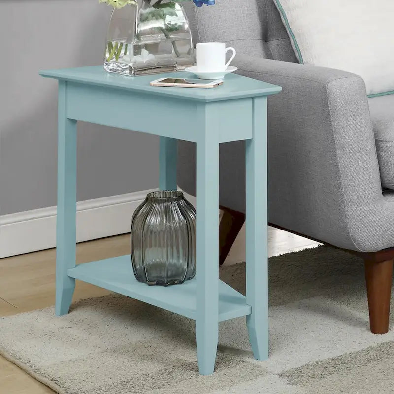 Table d'appoint traditionnelle en forme de coin avec étagères