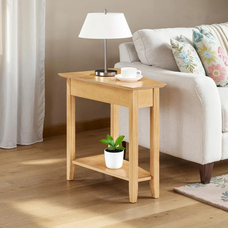Table d'appoint traditionnelle en forme de coin avec étagères