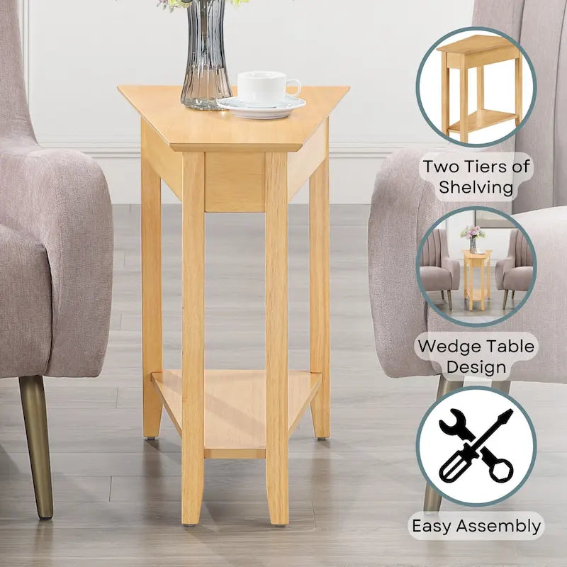 Table d'appoint traditionnelle en forme de coin avec étagères