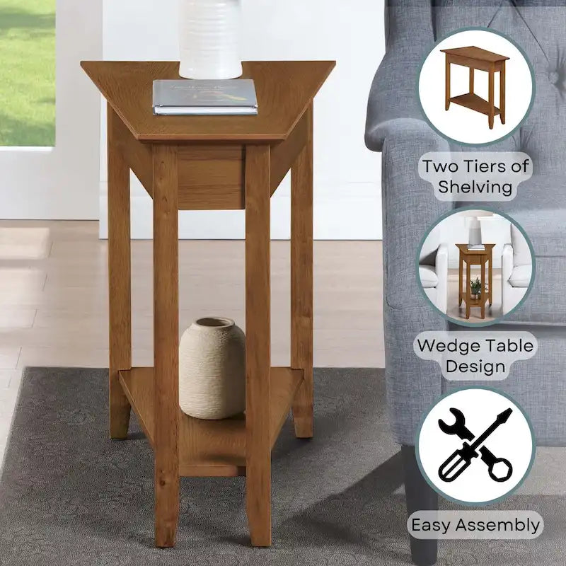 Table d'appoint traditionnelle en forme de coin avec étagères