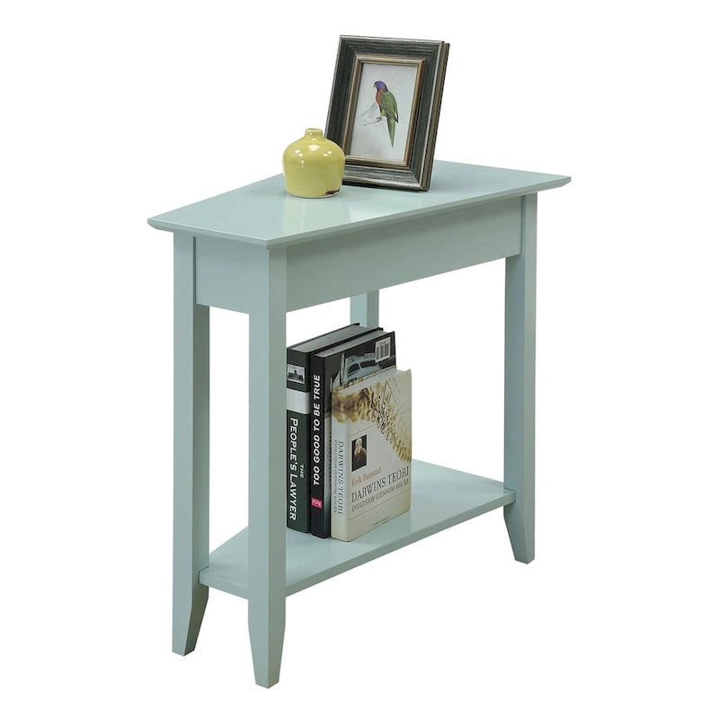 Table d'appoint traditionnelle en forme de coin avec étagères