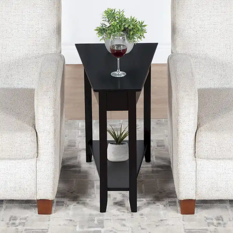 Table d'appoint traditionnelle en forme de coin avec étagères