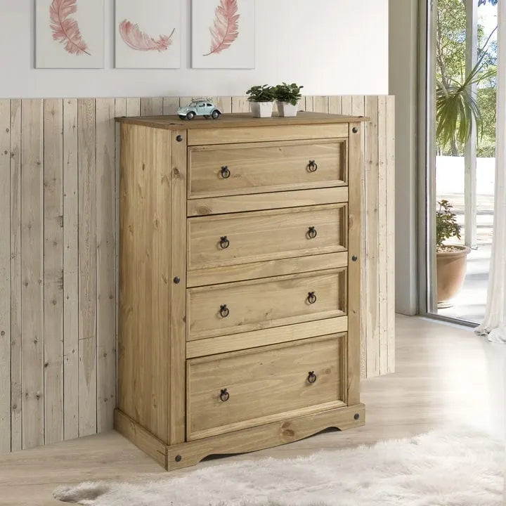 Coiffeuse en bois à quatre tiroirs