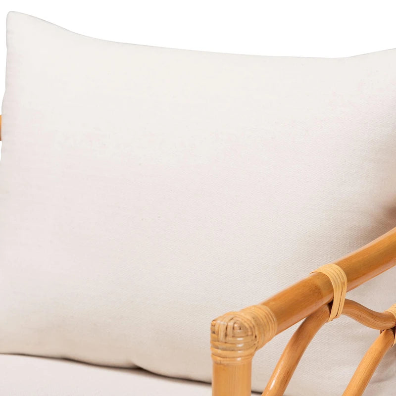 Fauteuil en rotin couleur miel clair bohème