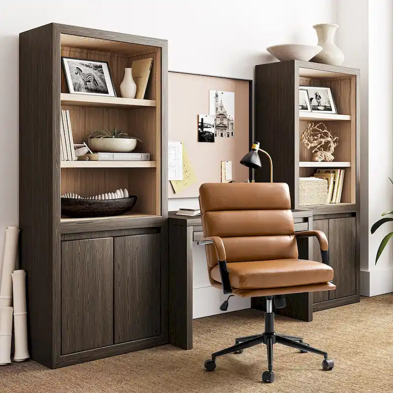 Chaise de bureau moderne en similicuir avec inclinaison verrouillable et fonction d'inclinaison centrale.