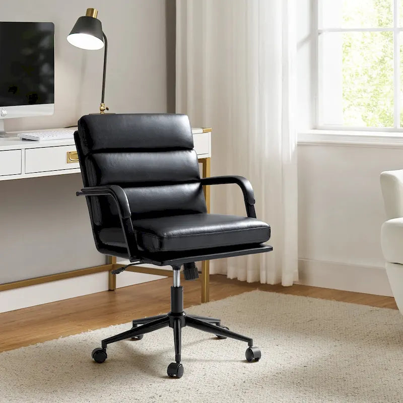 Chaise de bureau moderne en similicuir avec inclinaison verrouillable et fonction d'inclinaison centrale.