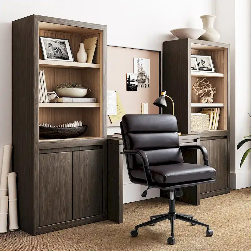 Chaise de bureau moderne en similicuir avec inclinaison verrouillable et fonction d'inclinaison centrale.