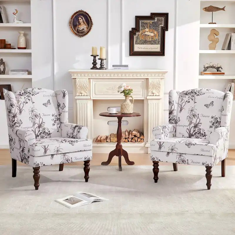 Deux fauteuils décoratifs à pieds inclinés