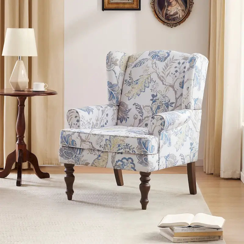 Deux fauteuils décoratifs à pieds inclinés