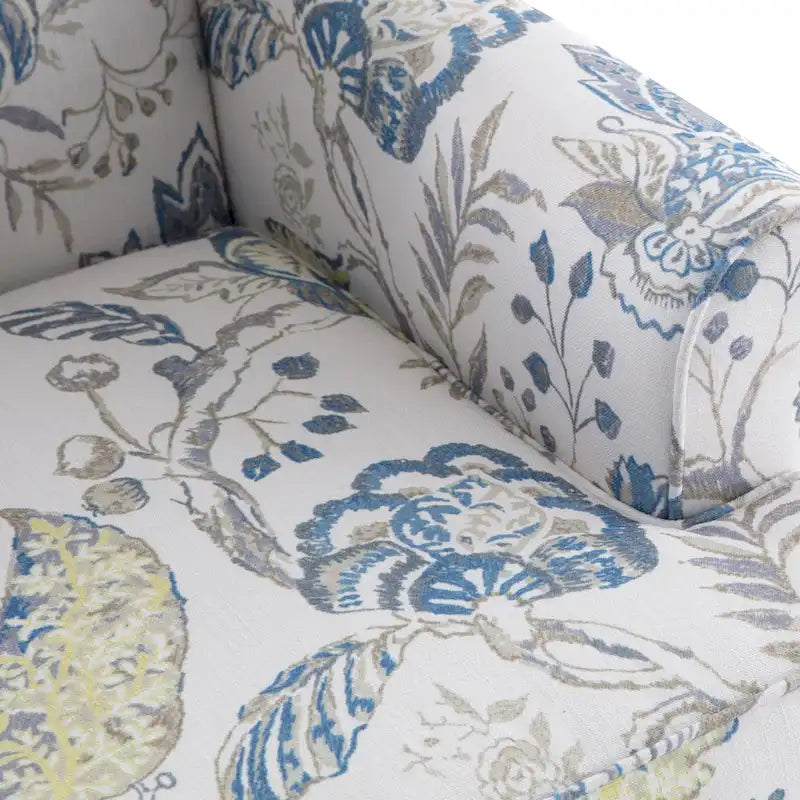 Deux fauteuils décoratifs à pieds inclinés
