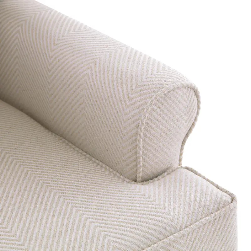 Deux fauteuils décoratifs à pieds inclinés