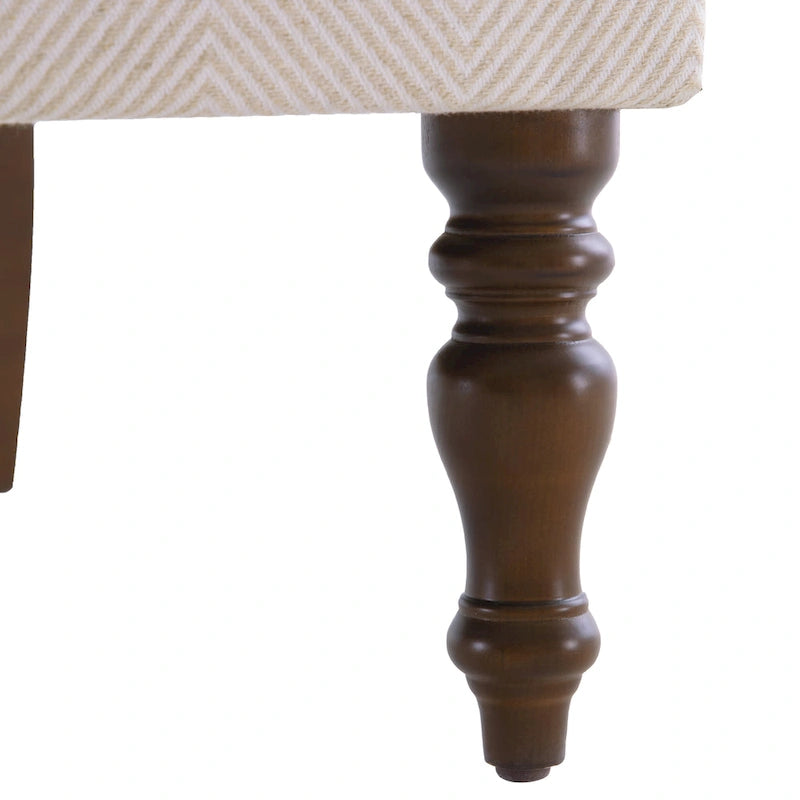 Deux fauteuils décoratifs à pieds inclinés